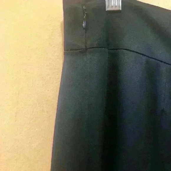 Kay Unger Black 100% Silk Pants. - Picture 3 of 7